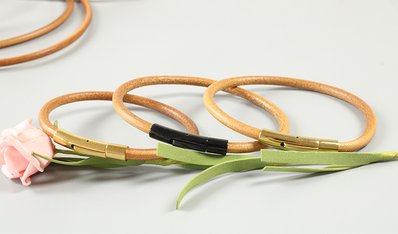 Velmoro Minimalist Genuine Leather Bracelet – Personalized Leather Wristband with Gold-Tone Clasp